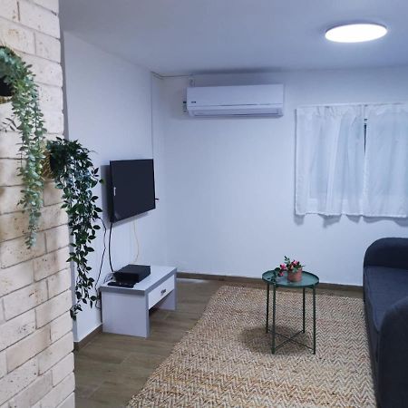בית בלב הגולן Katzrin Exterior foto