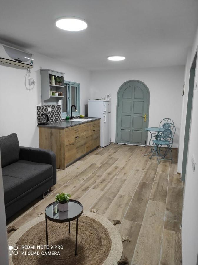 בית בלב הגולן Katzrin Exterior foto